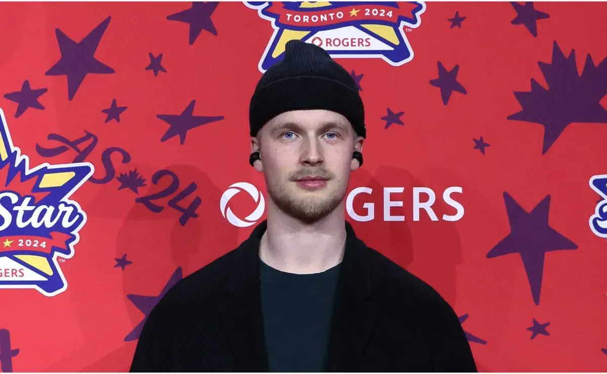 NHL News: Elias Pettersson, Canucks reportedly shaping up as strong candidates to land Alex Ovechkin's former sidekick