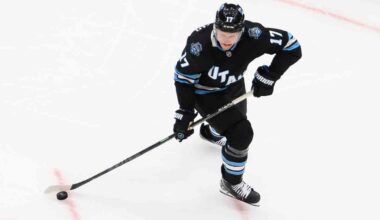 Veteran centre Nick Bjugstad signs two-year contract with Blues