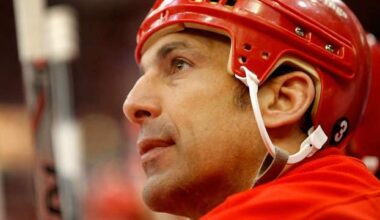 Former Detroit Red Wings player Chris Chelios has joined the ESPN broadcast team