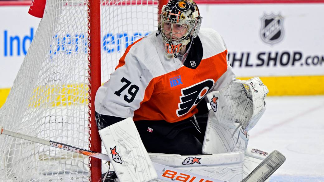 Click to play video: 'NHL players on leave and facing sex assault charges still being paid'