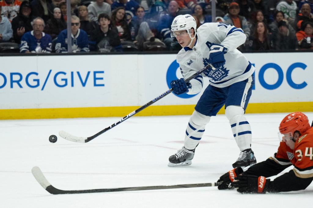 Vegas Golden Knights get forward in sign-and-trade