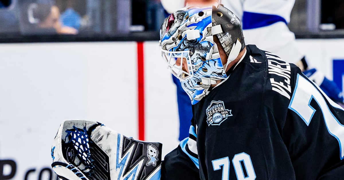 Are Karel Vejmelka's new pads the best in the league? – Deseret News