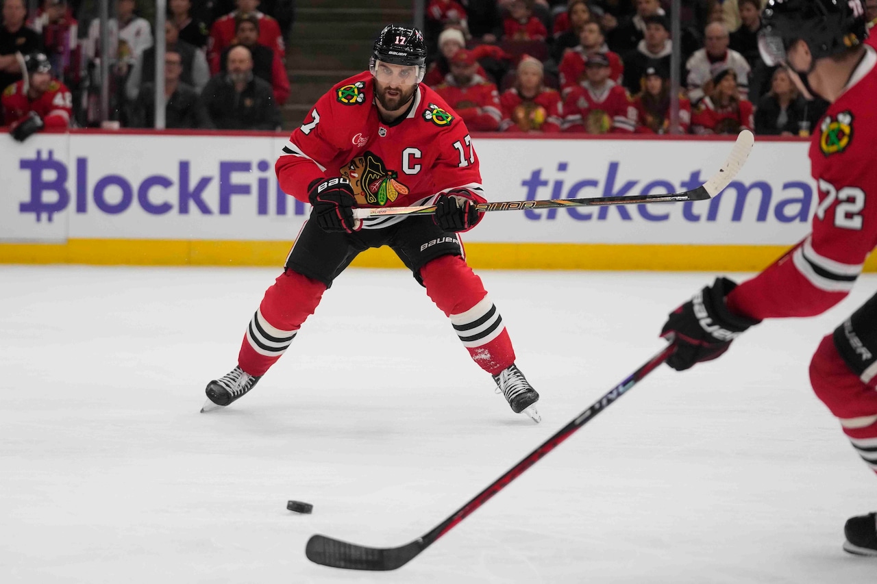Chicago captain says two current Bruins are well-suited to lead rebuild