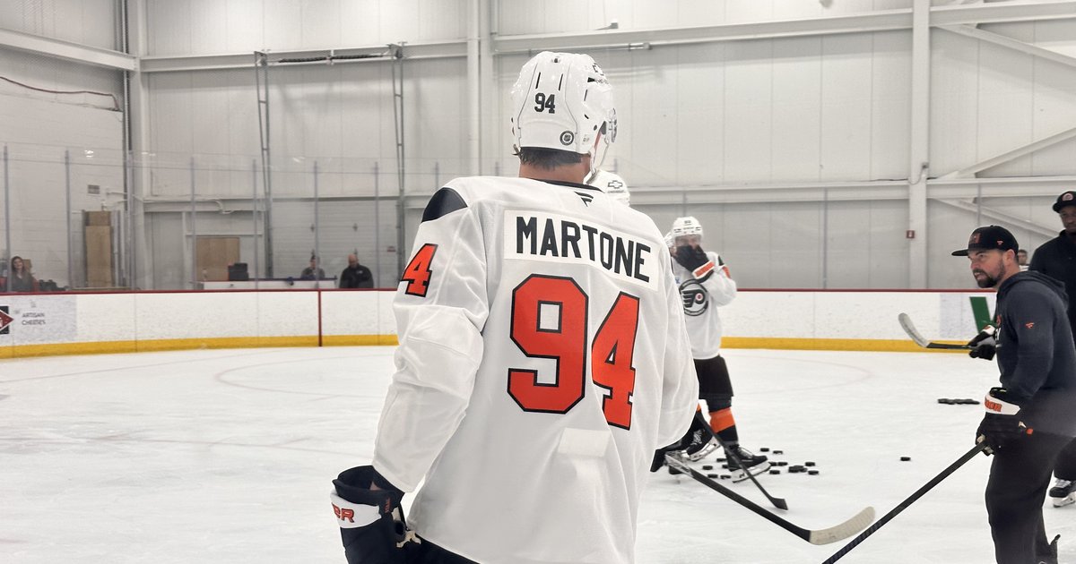 Porter Martone, Wayne Simmonds reunite at Flyers development camp