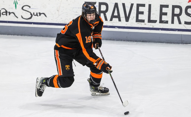 13 standouts from 2025 Harvard College Hockey Experience