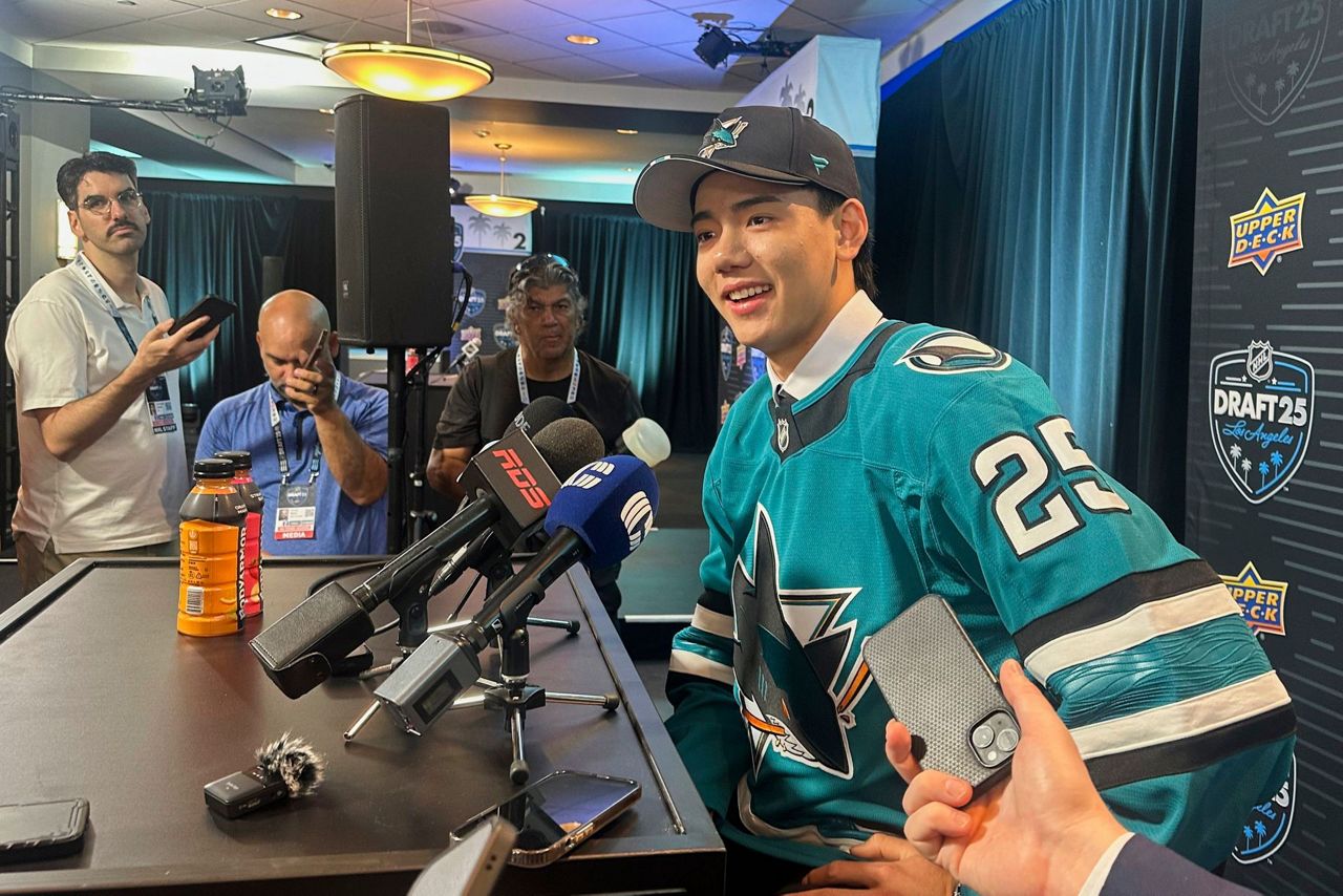 Simon Wang goes 33rd overall to Sharks, making history as highest-drafted player born in China