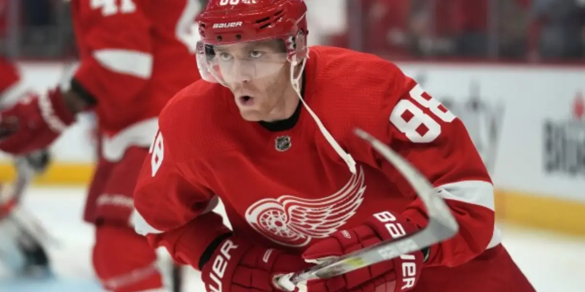 Detroit Red Wings Re-Sign Patrick Kane