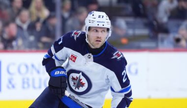 Nikolaj Ehlers remains unsigned late in Day 2 of NHL free agency
