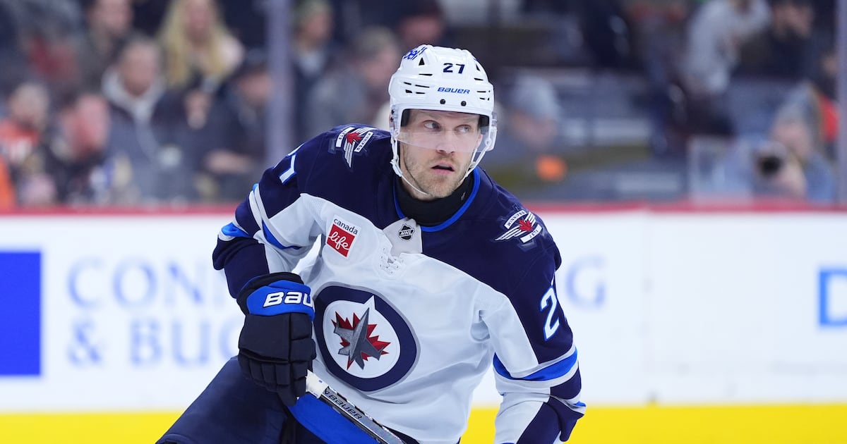 Nikolaj Ehlers remains unsigned late in Day 2 of NHL free agency