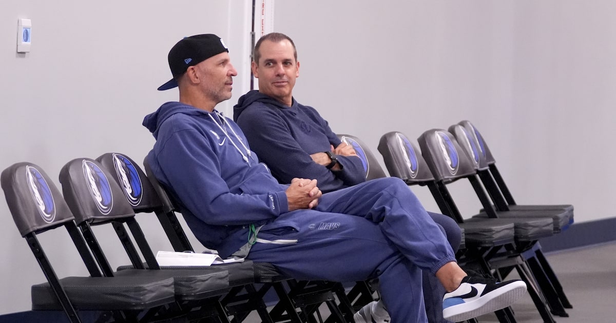 Who are the Dallas Mavericks’ assistant coaches for 2025-26?