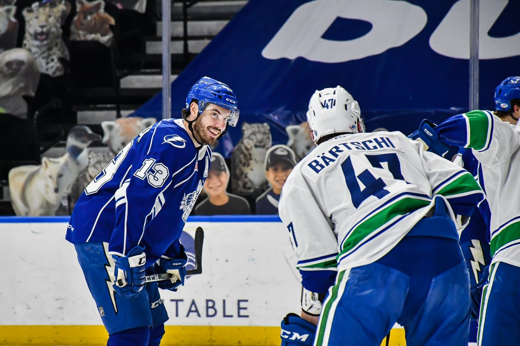 Tampa Bay Lightning sign Boris Katchouk to one-year contract