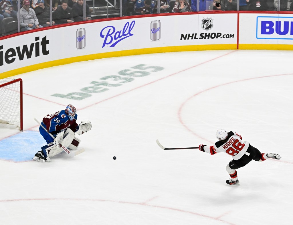 Nathan MacKinnon, Mackenzie Blackwood lead Avalanche to rout