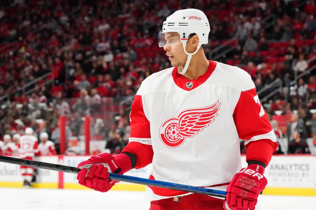 Madison Bowey Signs One-Year Contract With Augsburger Panther