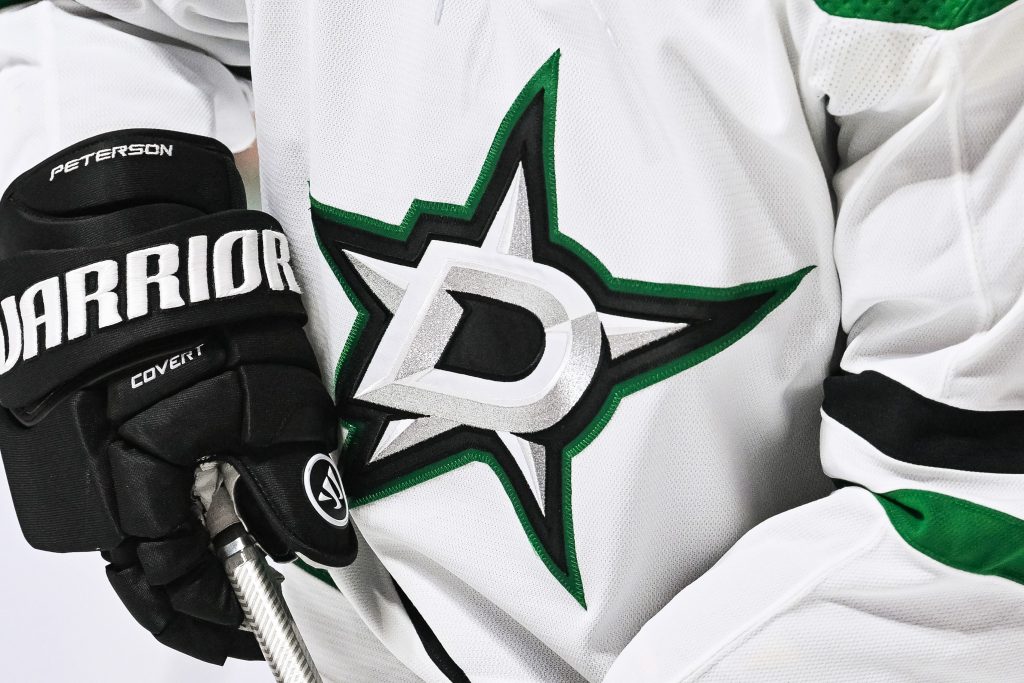 Stars Re-Sign Antonio Stranges