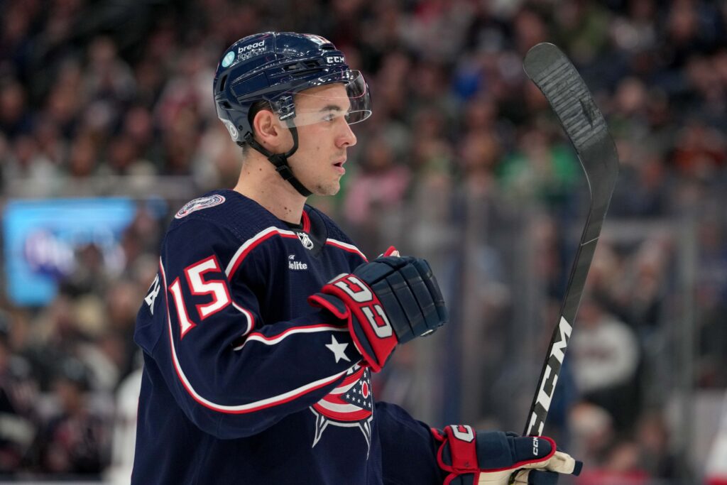 Hurricanes Sign Gavin Bayreuther To Two-Way Deal