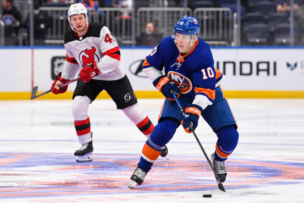 Islanders Sign Simon Holmstrom To Two-Year Deal