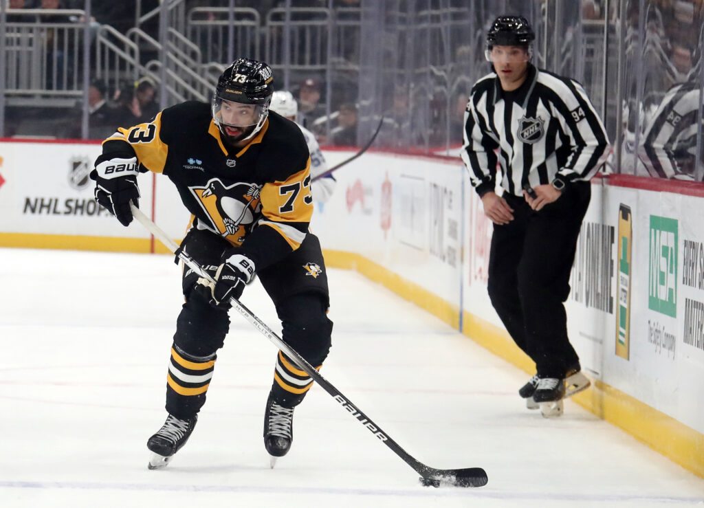 Canucks Sign Defenseman Pierre-Olivier Joseph