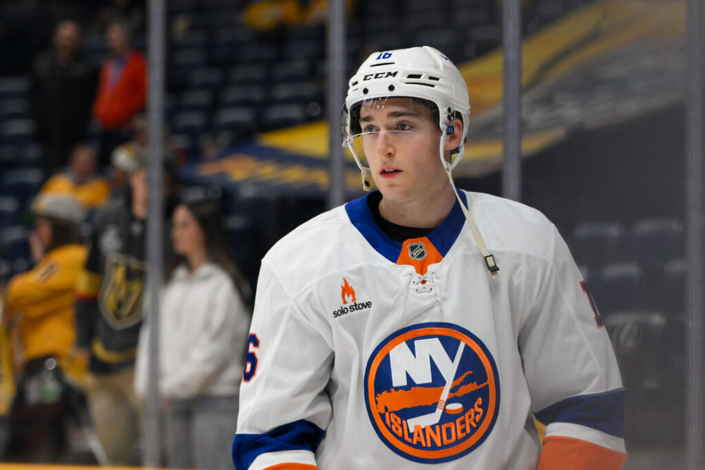 Islanders Re-Sign Marc Gatcomb