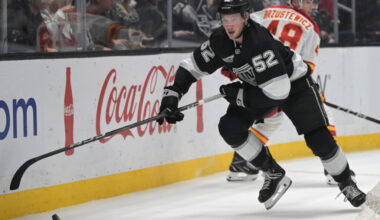 Kings Re-Sign Taylor Ward