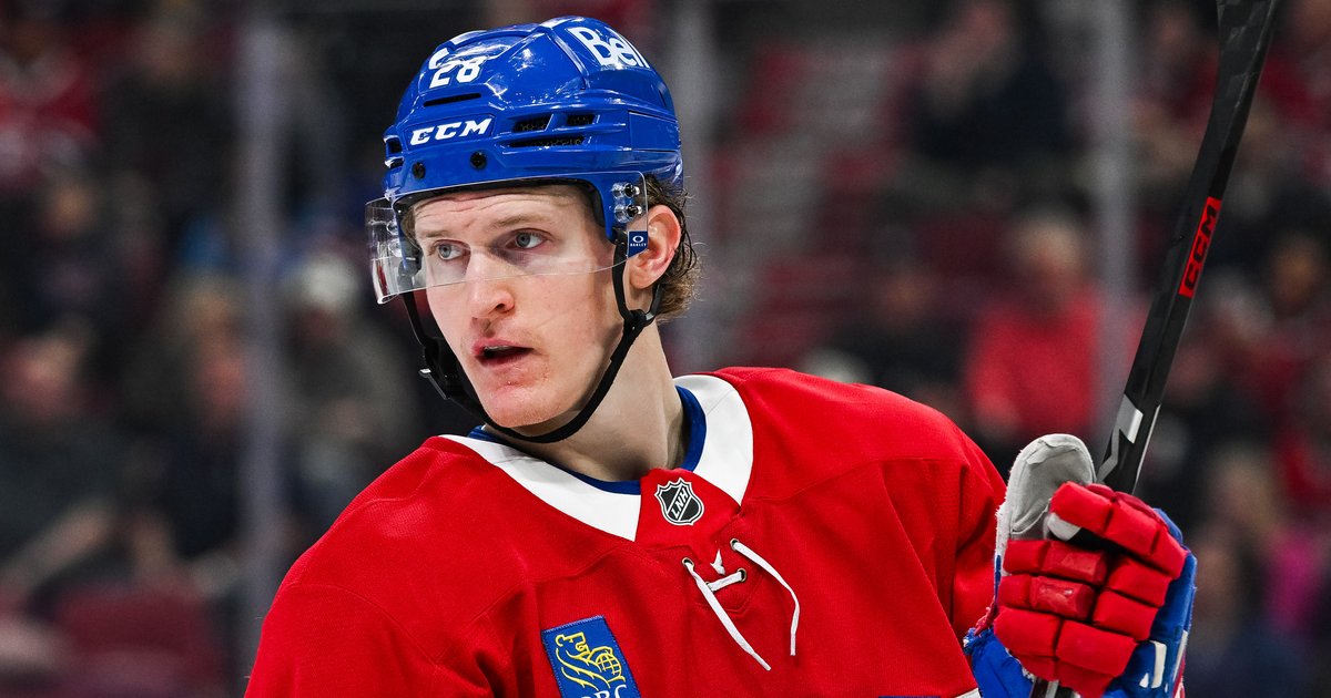 Christian Dvorak is joining the Flyers with familiarity, and an opportunity at center