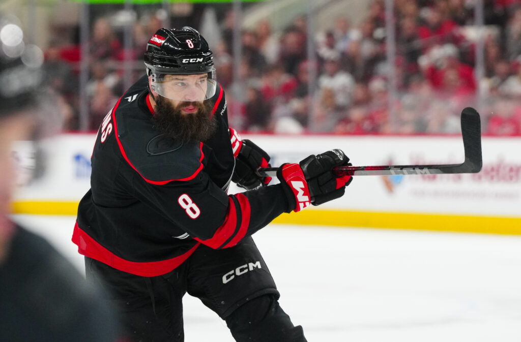 Brent Burns Signs One-Year Deal with Avalanche