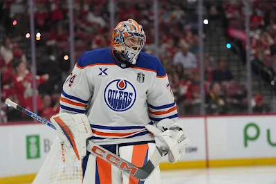 Edmonton Oilers goaltender Stuart Skinner reacts during 2025 game.