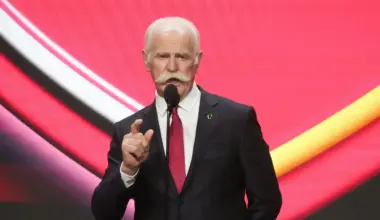 Lanny McDonald bids farewell after a decade of leadership, leaving NHL fans deeply emotional