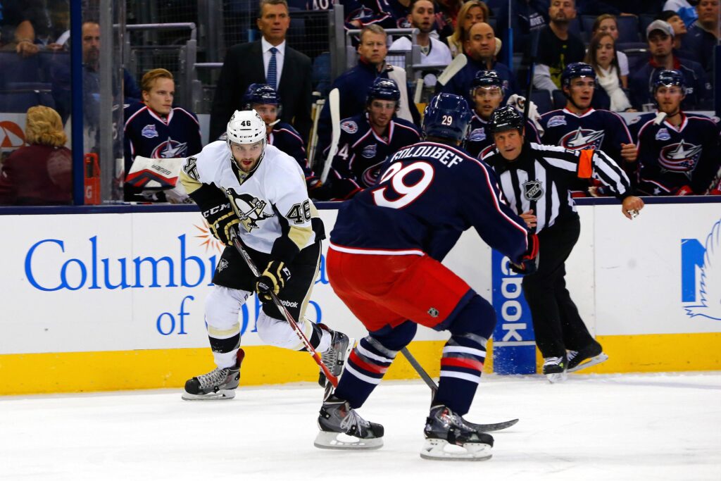 Dominik Uher Signs With DEL's Kölner Haie