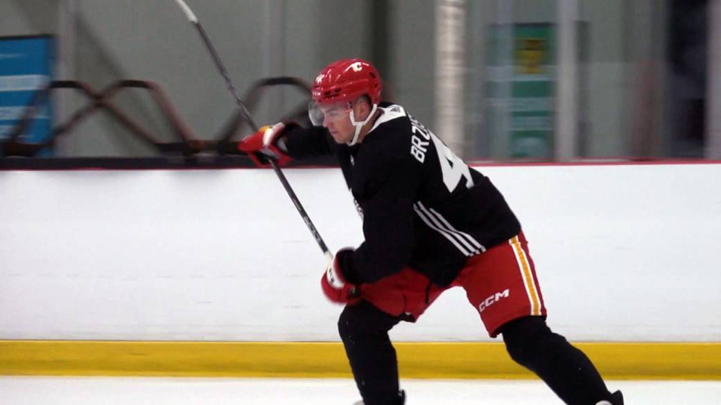 Click to play video: 'Next generation of Calgary Flames players hit the ice at WinSport'