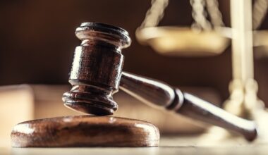 Hockey mom charged, banned from sports complex after confronting 16-year-old referee over call