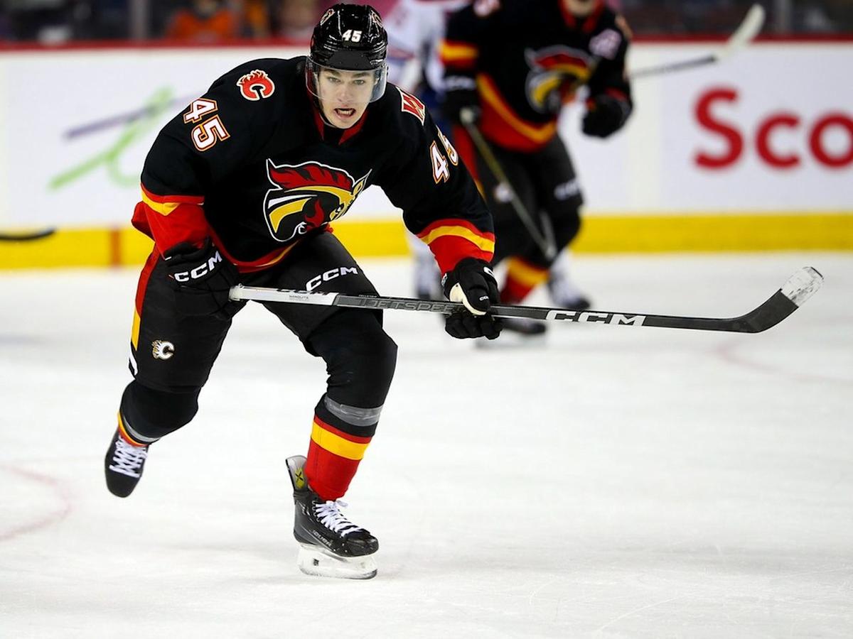Sam Morton's eventful year continues after re-upping with Flames