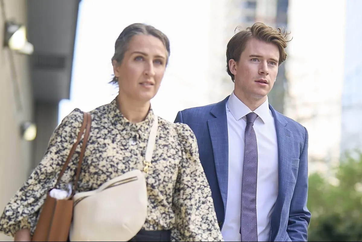 Colère noire à la cour: l