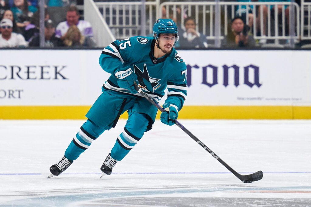 Avalanche Sign Daniil Gushchin