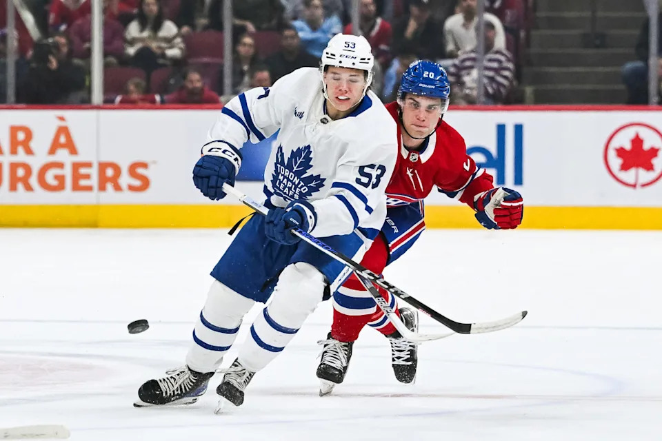 Toronto Maple Leafs right wing Easton Cowan (53) hailed Mitch Marner's mentorship.David Kirouac-Imagn Images