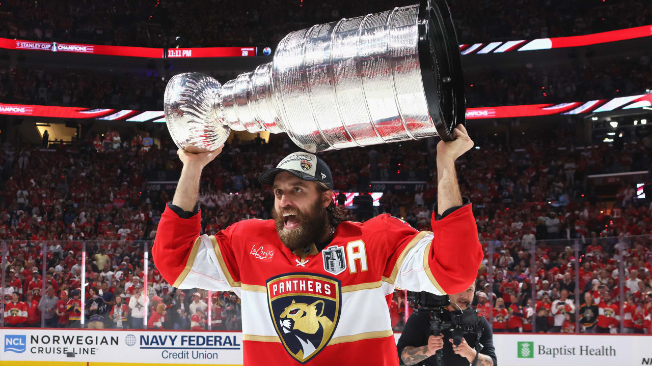 Ekblad signs 8-year contract to remain with Panthers