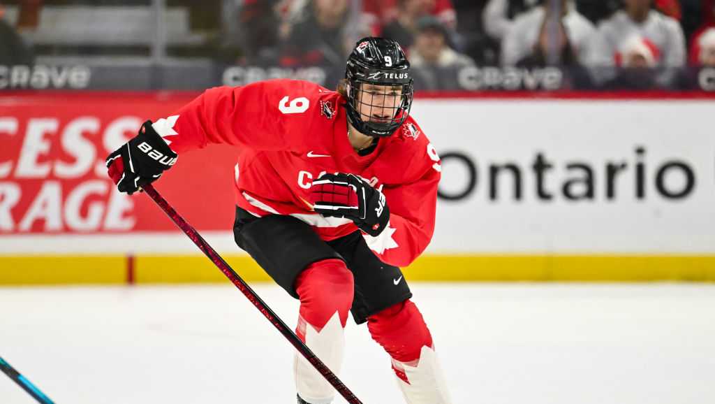 Penn State men's hockey set to land top recruit Gavin McKenna