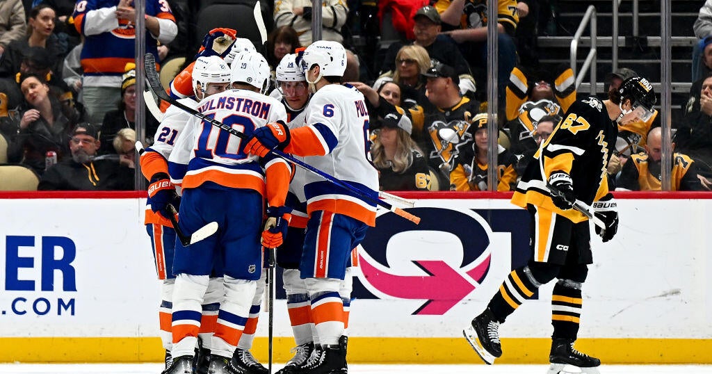 Engvall gets tiebreaking goal in Islanders' four-goal 3rd period to beat Penguins 4-2
