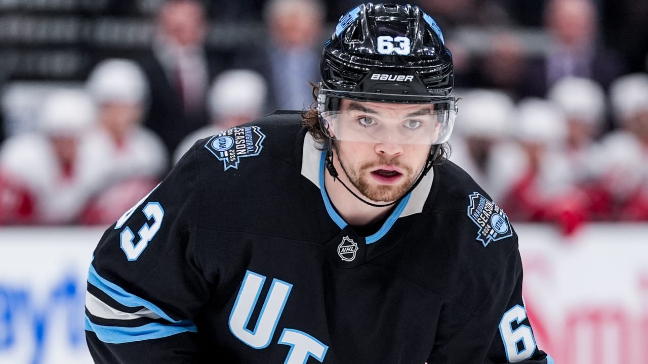 Maccelli traded to Maple Leafs by Mammoth for draft pick