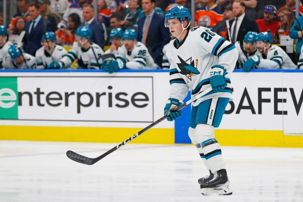 San Jose Sharks Re-Sign Jack Thompson