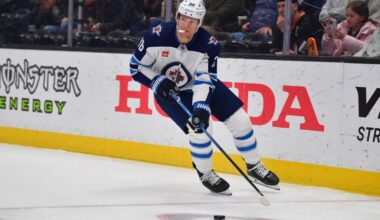 Jets Re-Sign Morgan Barron To Two-Year Deal