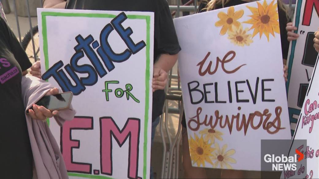 Click to play video: 'Protestors gather as judge gives ruling in World Junior hockey sexual assault trial'