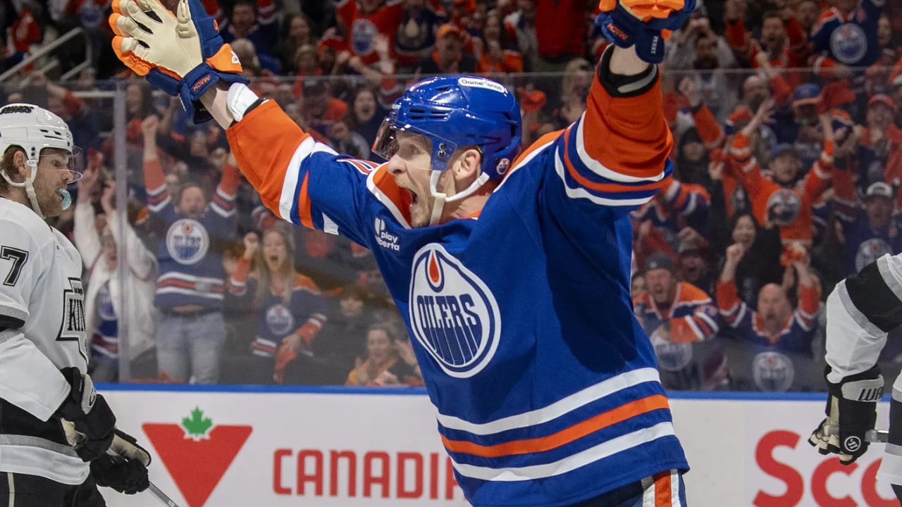 Grading the LA Kings' Day One Signings