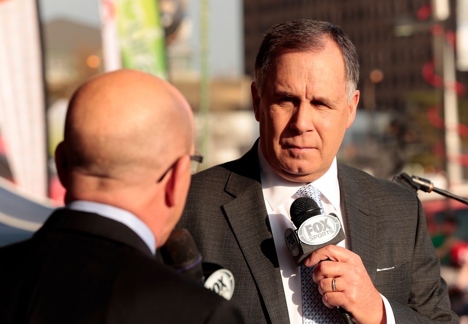 John Kelly, St. Louis Blues announcer, being interviewed.