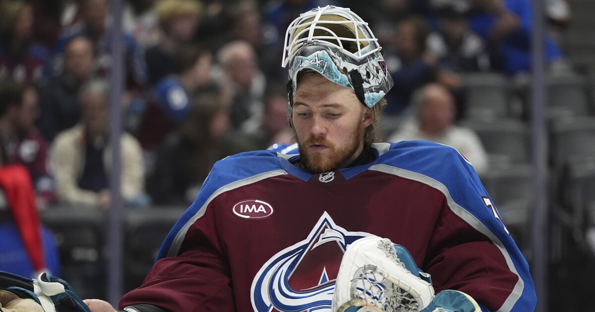 Avalanche extend Flyers' scoreless streak to just over 3 games with 2-0 victory