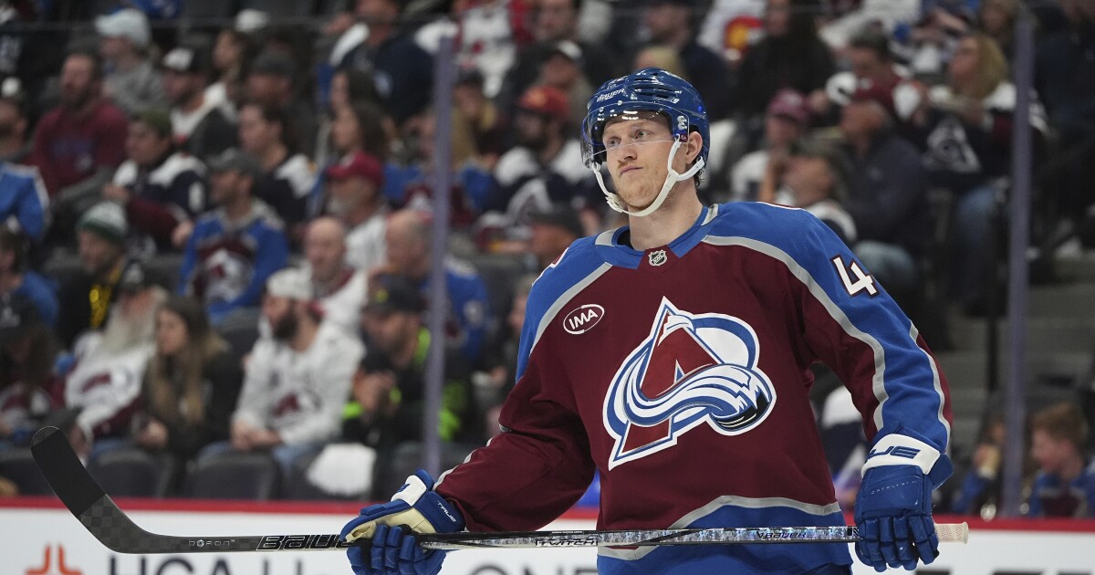 Josh Manson signs 2-year contract with Avalanche after injury-plagued season