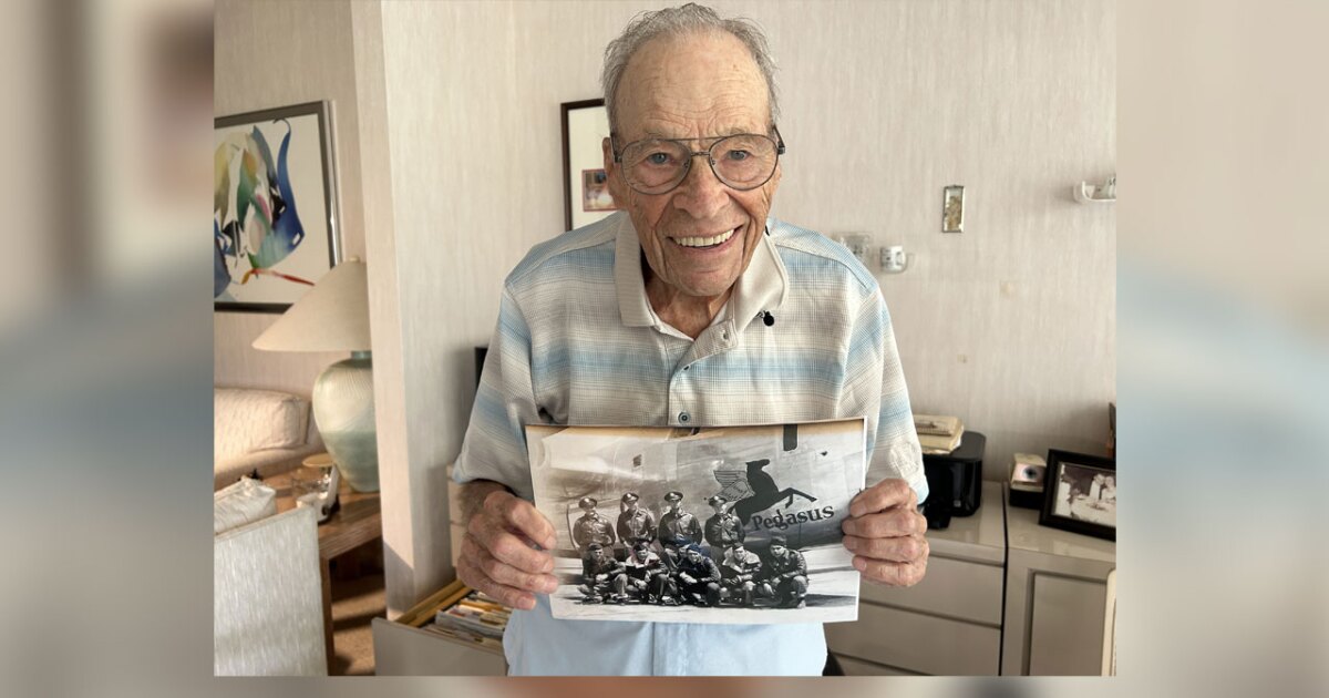 101-year-old Lake Worth veteran honored by Panthers