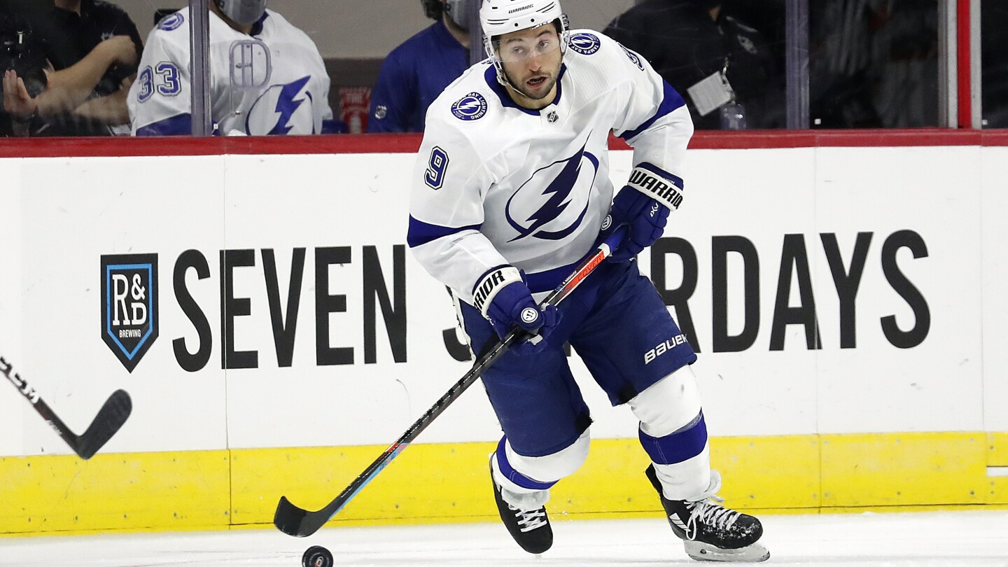 2-time Lightning Stanley Cup champion Tyler Johnson retires from NHL