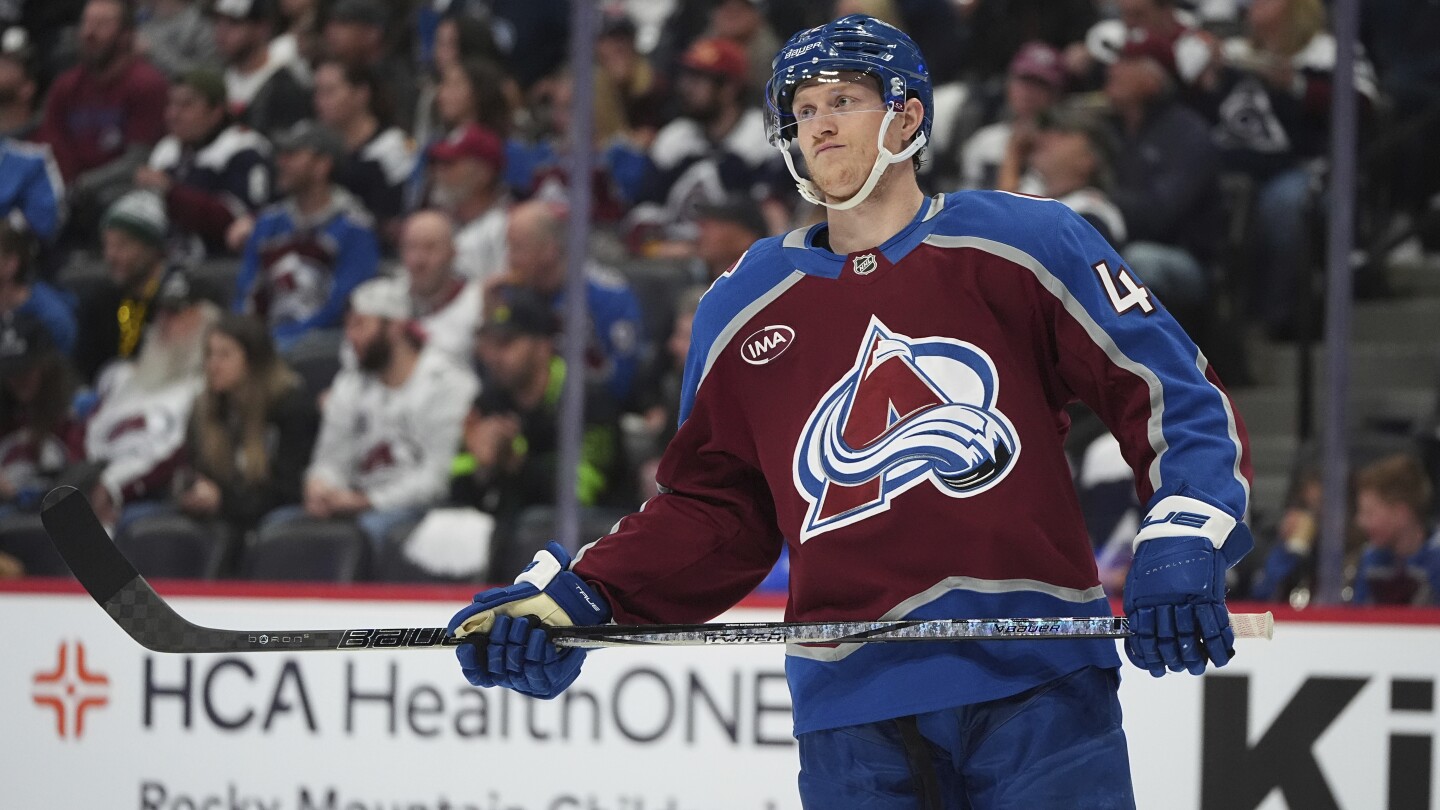 Josh Manson signs 2-year contract with Avalanche