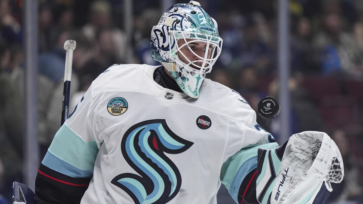 Jared McCann has 2 goals and an assist in the Kraken's 5-1 victory the Sharks