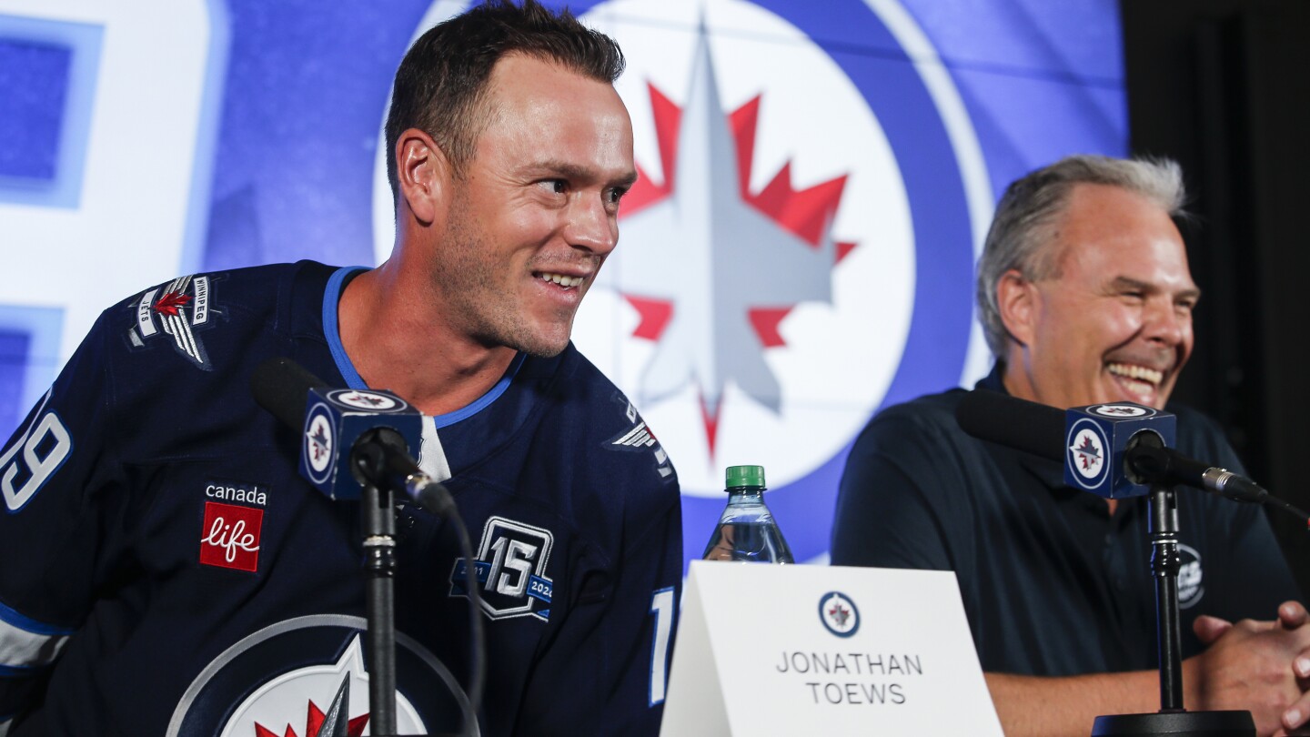 Jonathan Toews grateful, excited to play after signing with Winnipeg Jets